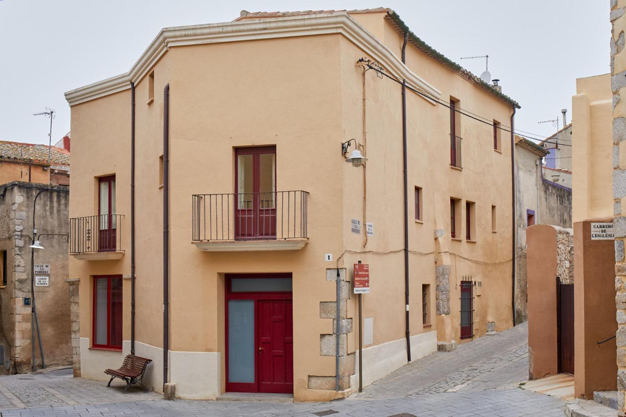 Loft Con Encanto En El Corazon Historico De Peralada  Exterior foto